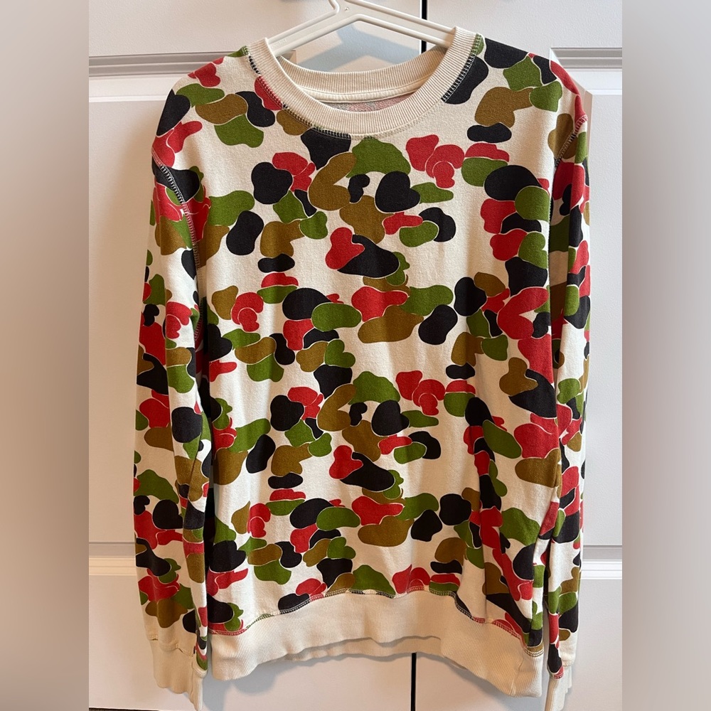 Character Hero colorful camo sweatshirt